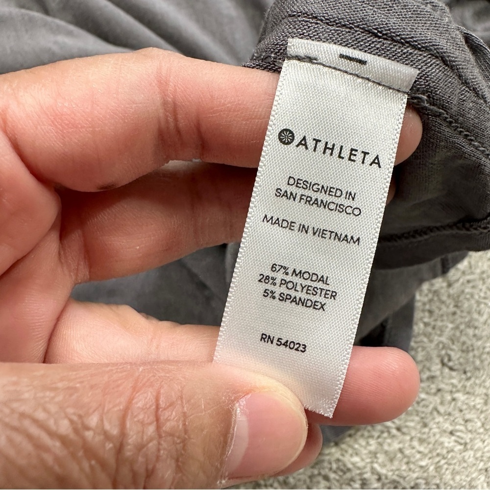 NWT Athleta Women’s Threadlight Asym Relaxed Longsleeve Shirt in Silver Bells XL - Picture 8 of 10